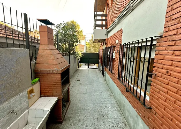 Calido Dpto De 2 Ambientes Con Parrilla Y Cochera En Zona Residencial De Punta Mogotes